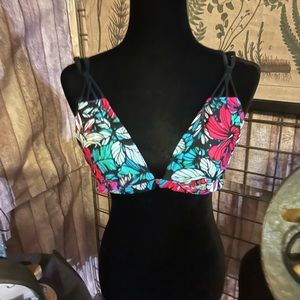 NWOT Xhileration Black Floral Bikini Top. Size XL